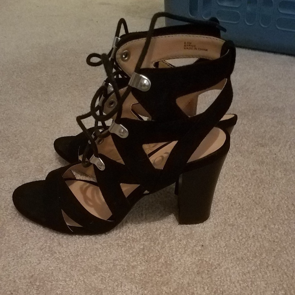 Shoes - Picture 3 of 4